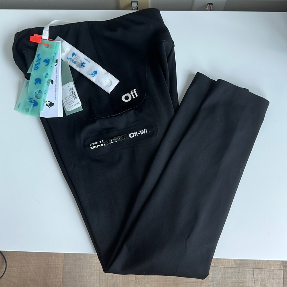 PRICE DROP⬇️Never Worn Off White Leggings